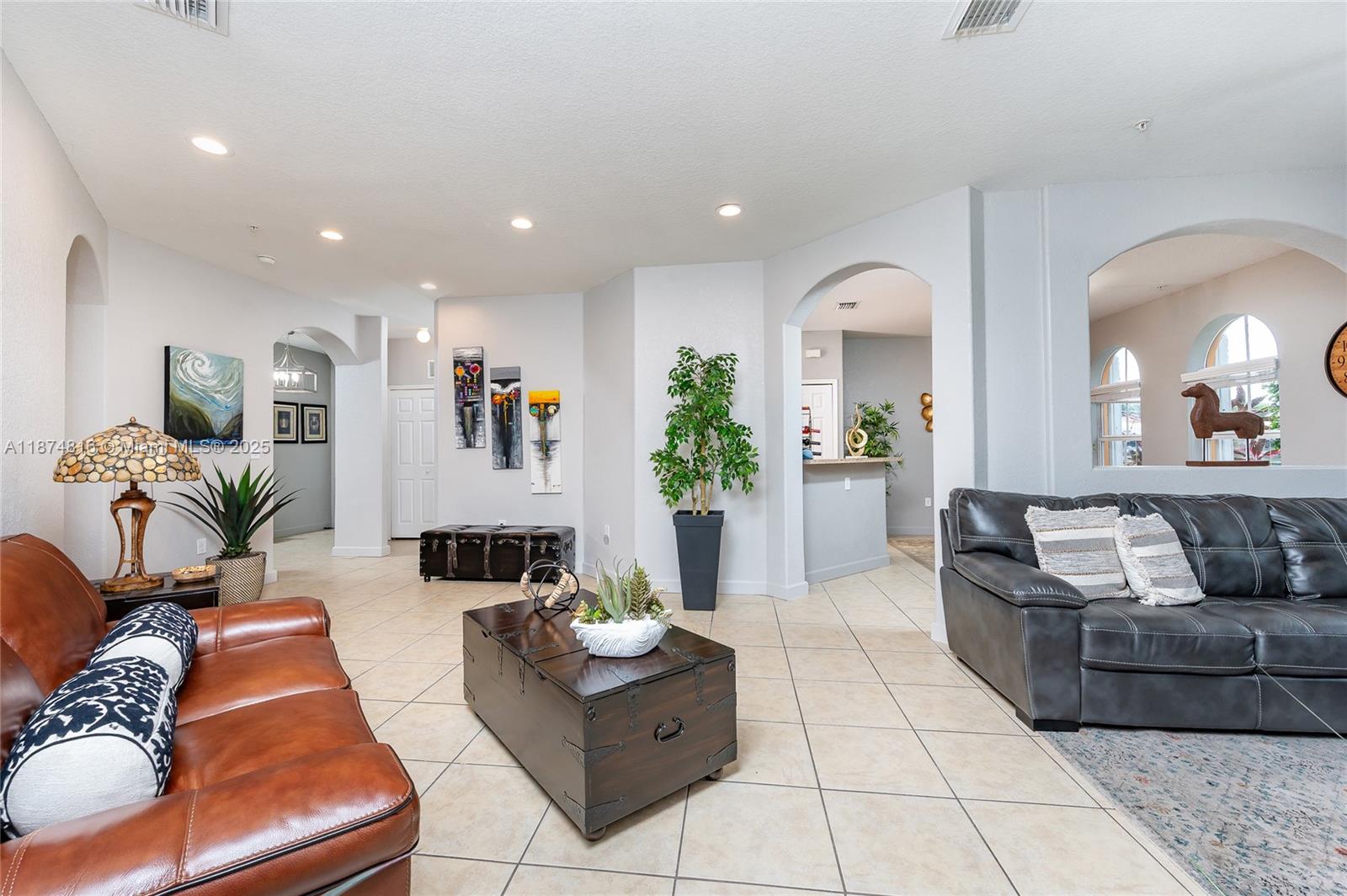 10012 NW 7th St #104, Miami, FL, 33172 - Investment Condo. Photo #1
