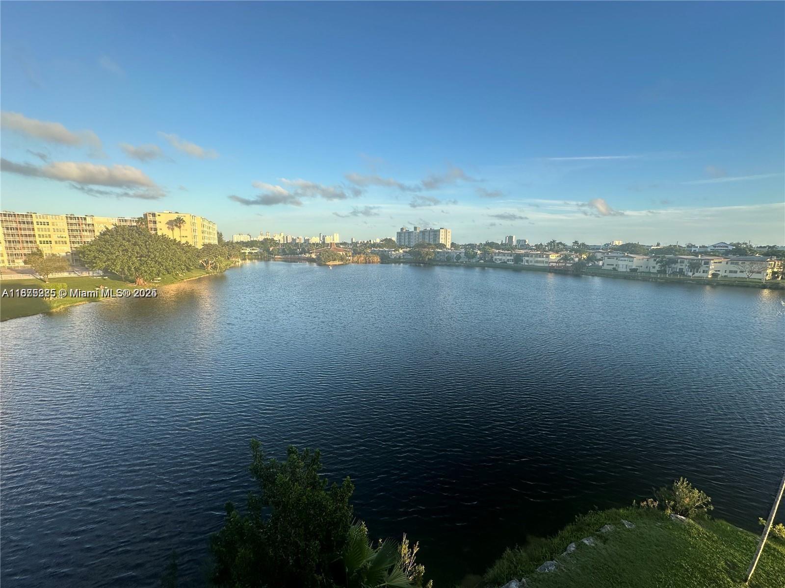 1670 NE 191st St #315-3, Miami, FL, 33179 - Investment Condo. Photo #1