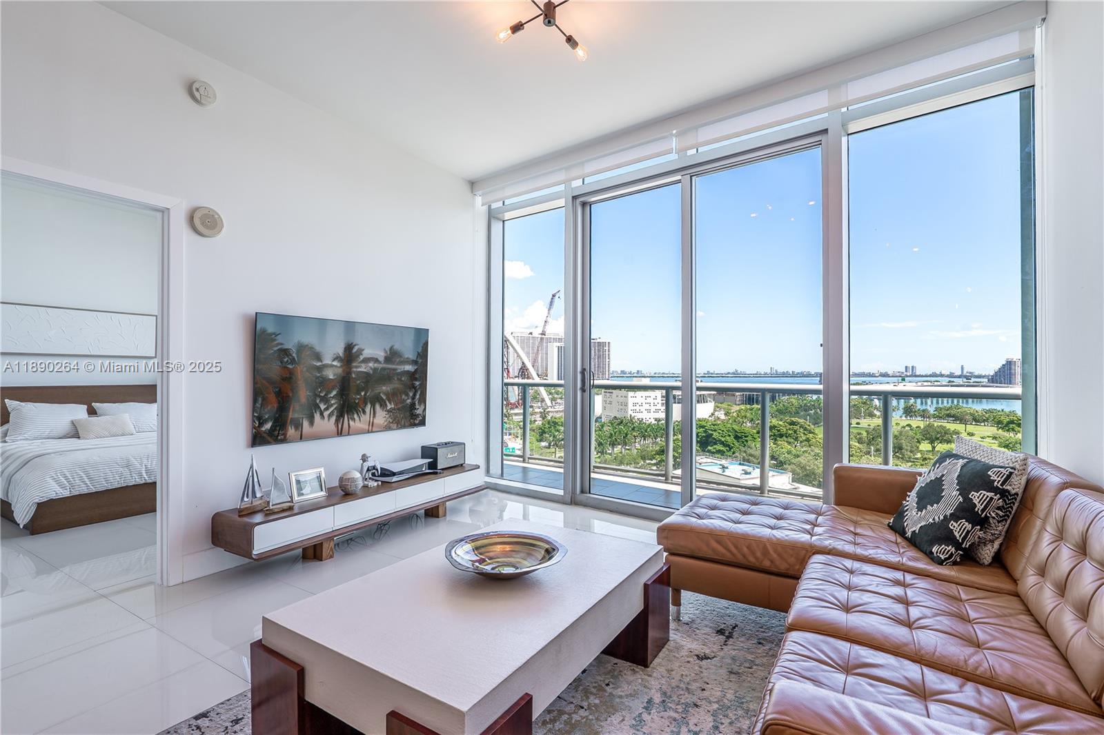 888 Biscayne Blvd #1210, Miami, FL, 33132 - Investment Condo. Photo #1