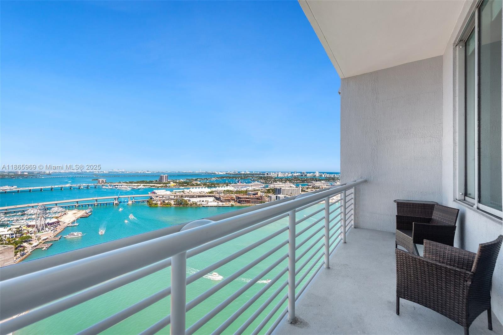 335 S Biscayne Blvd #UPH-10, Miami, FL, 33131 - Investment Condo. Photo #1