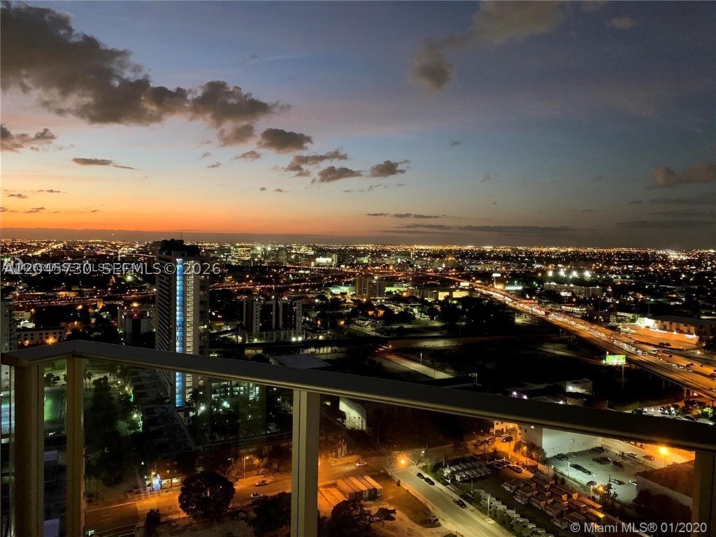 851 NE 1st #1208, Miami, FL, 33132 - Investment Condo. Photo #1