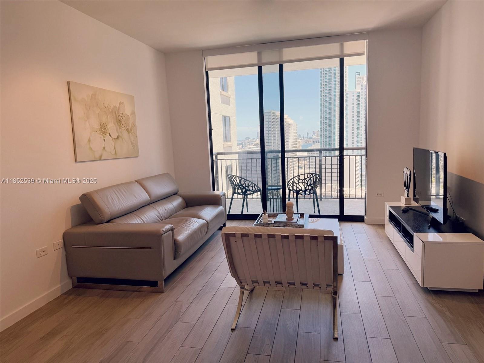 999 SW 1st Ave #2611, Miami, FL, 33130 - Investment Condo. Photo #1