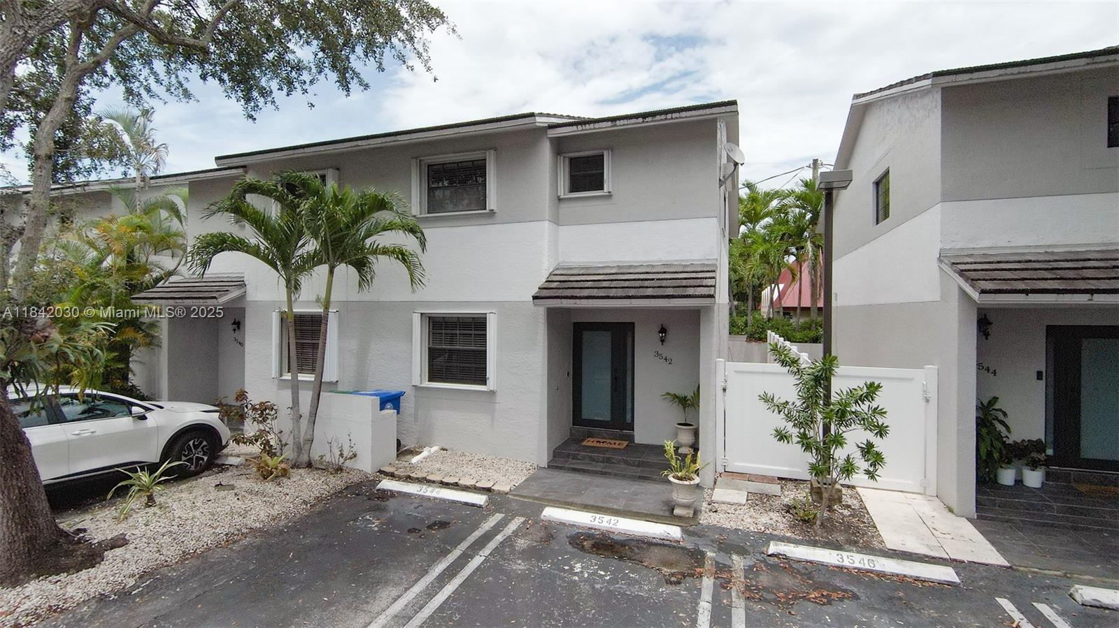 3542 SW 17 #2B, Miami, FL, 33145 - Investment Townhome. Photo #1