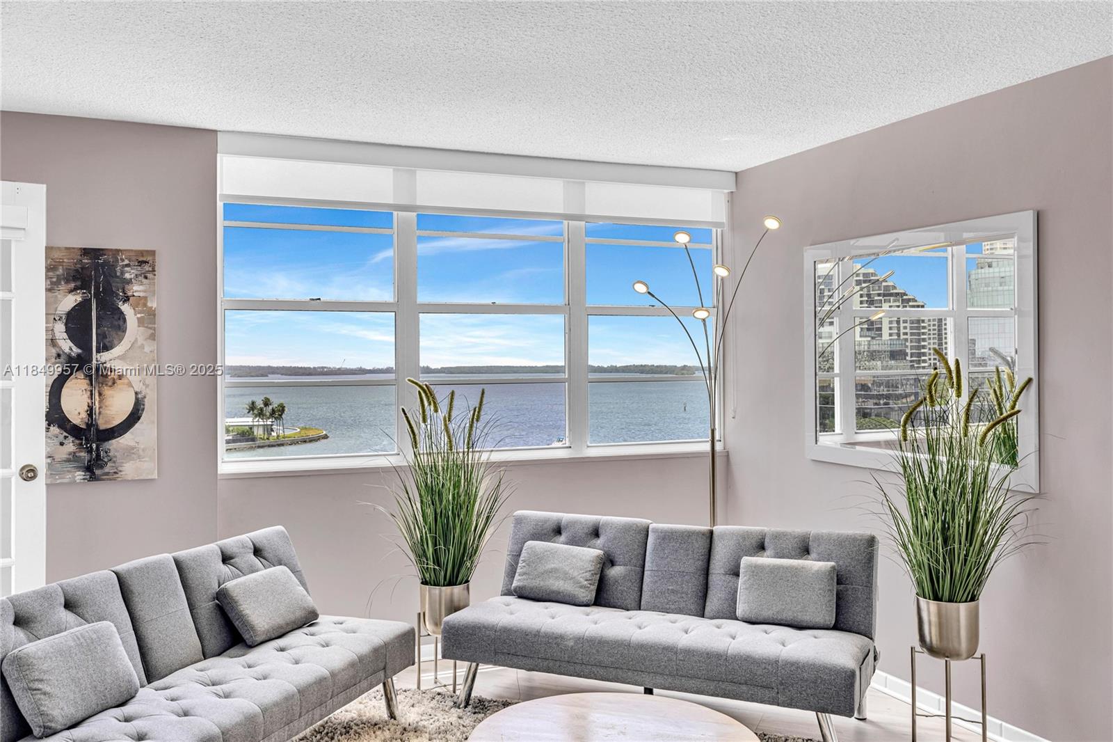 801 Brickell Bay Dr #970, Miami, FL, 33131 - Investment Condo. Photo #1
