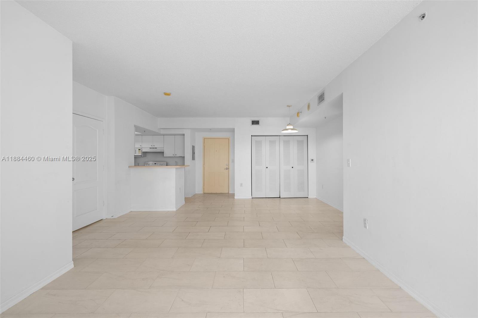 5077 NW 7th St #706, Miami, FL, 33126 - Investment Condo. Photo #1