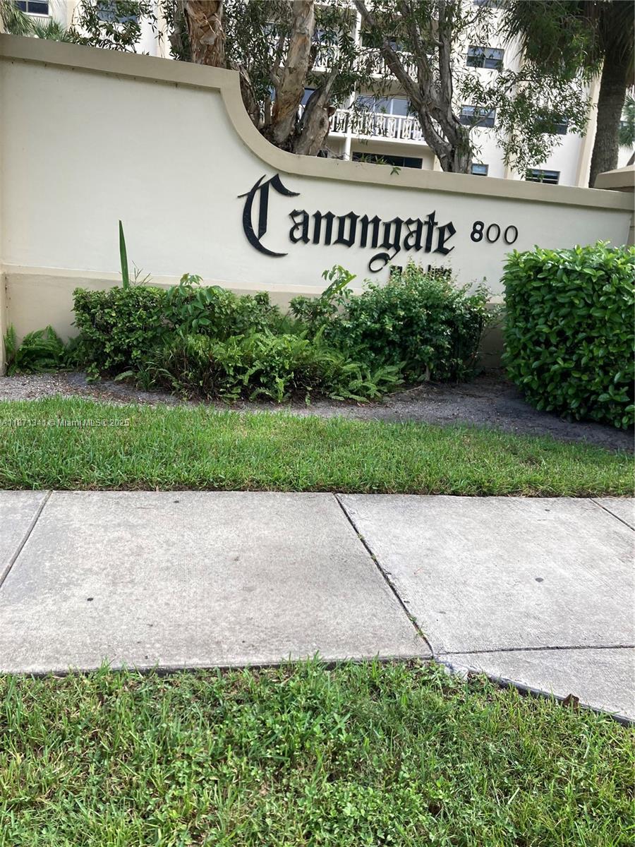 800 NE 195th St #314, Miami, FL, 33179 - Investment Condo. Photo #1