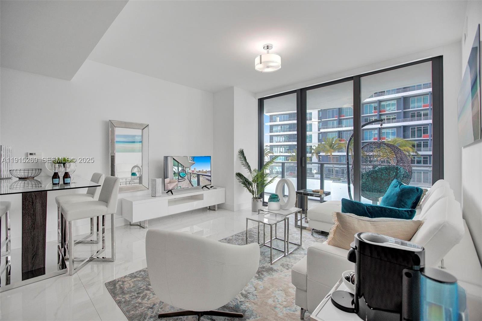 1300 S Miami #1407, Miami, FL, 33130 - Investment Condo. Photo #1