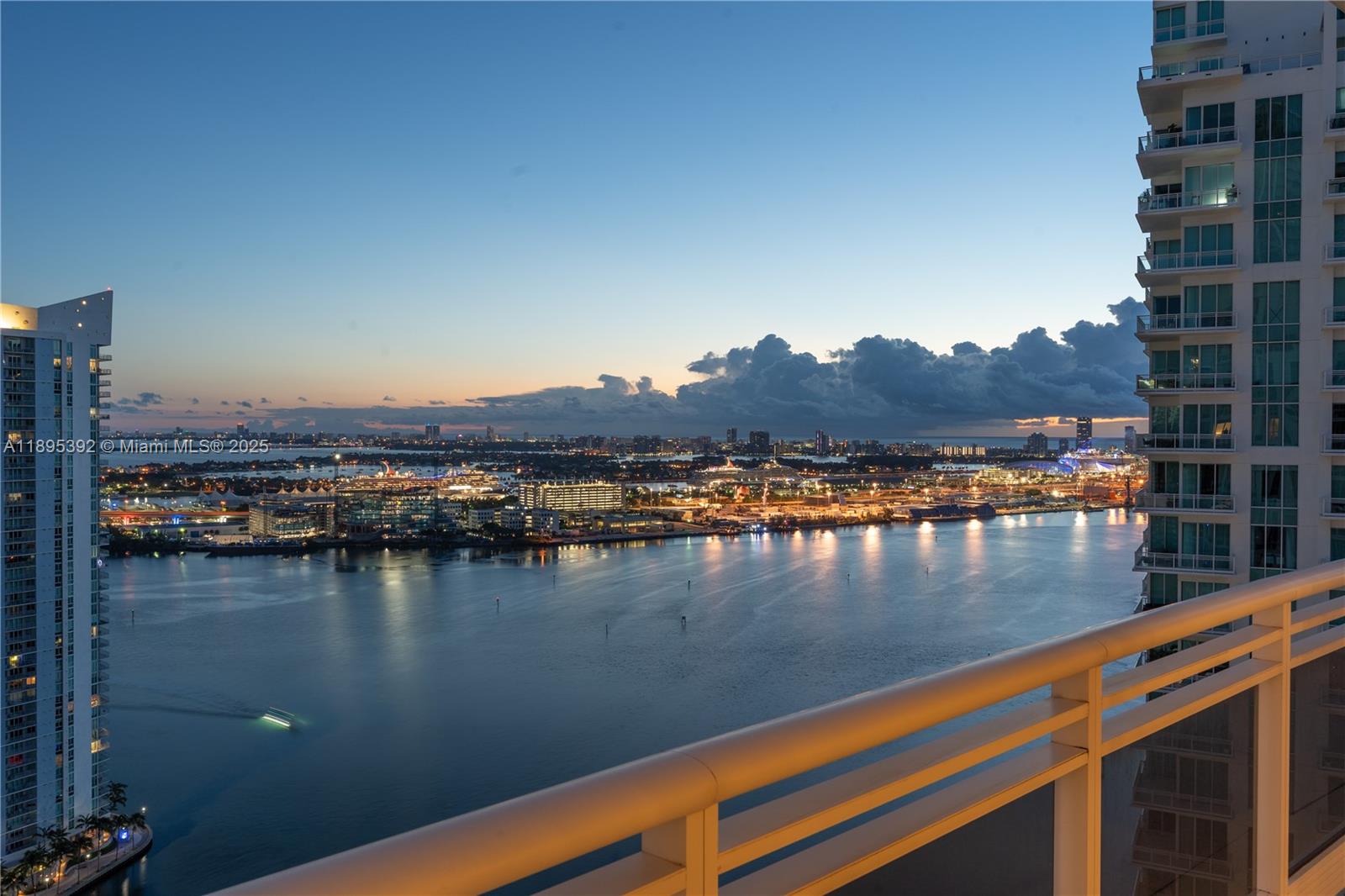 901 Brickell Key Blvd #3607, Miami, FL, 33131 - Investment Condo. Photo #1