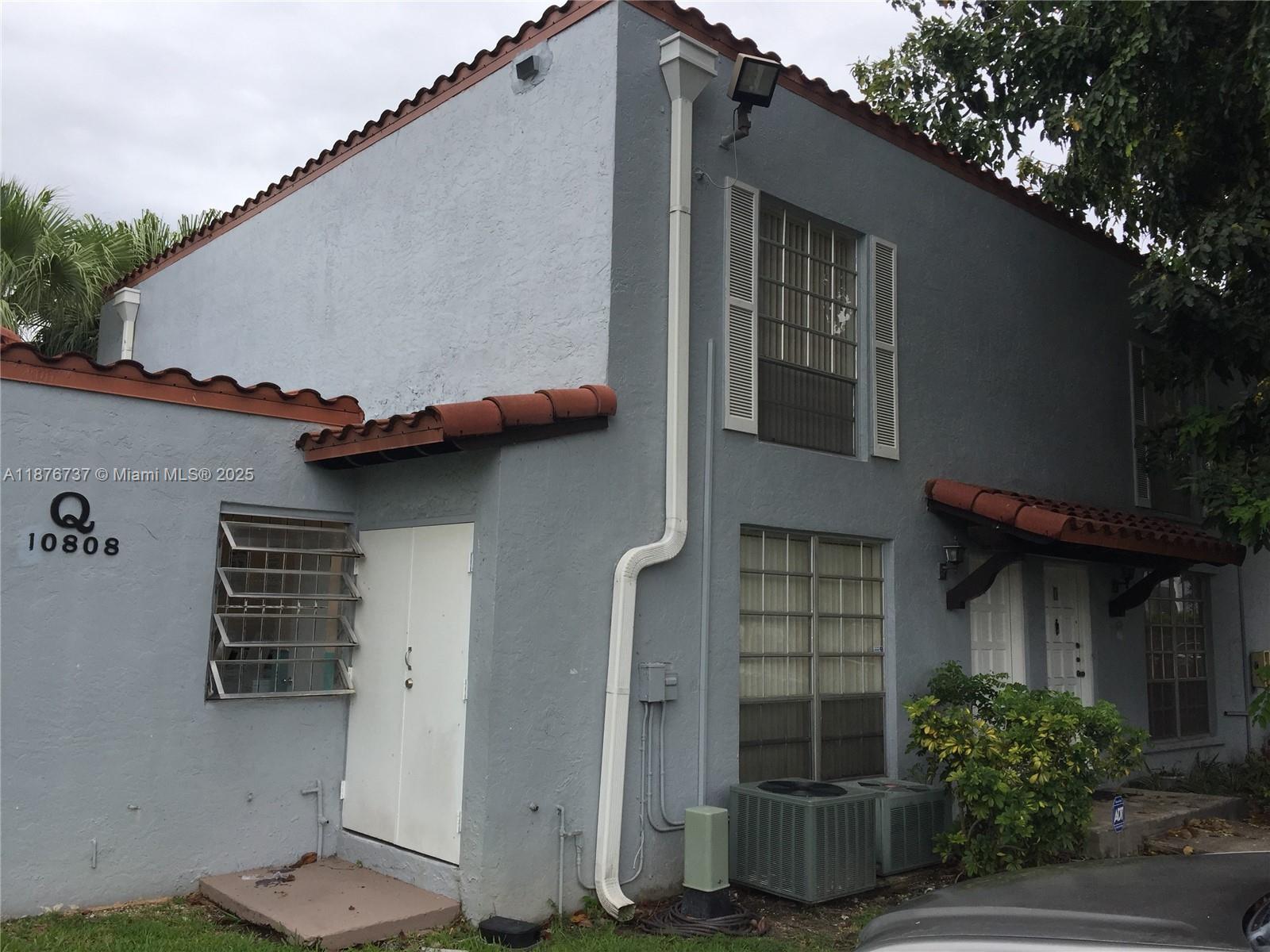 10808 N Kendall Dr #Q-4, Miami, FL, 33176 - Investment Townhome. Photo #1