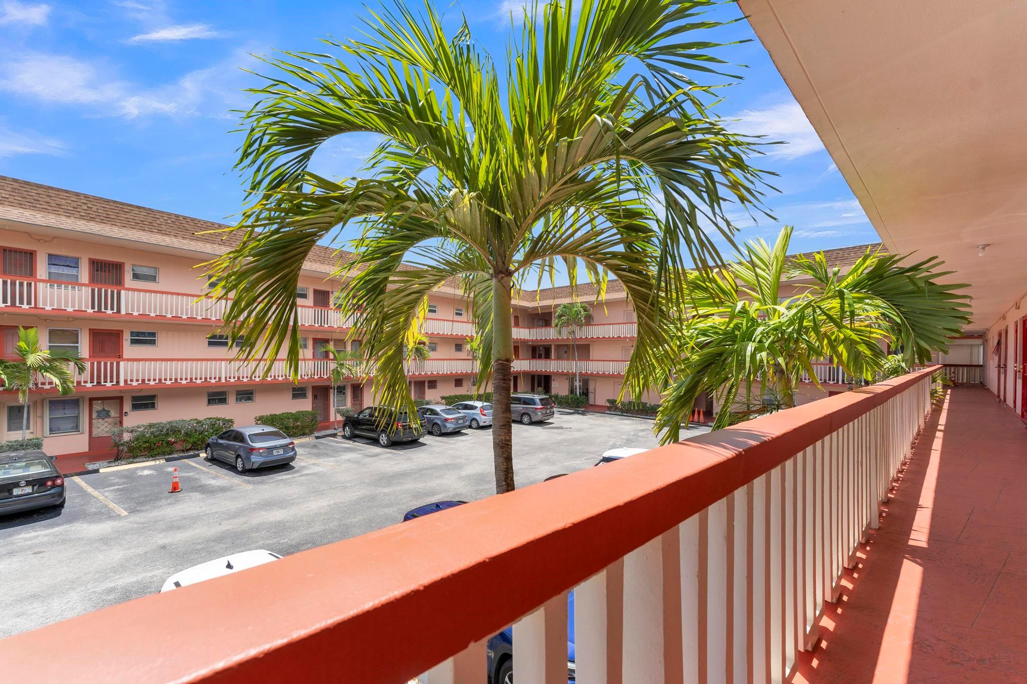 18707 NE 14th Ave #638, Miami, FL, 33179 - Investment Condo. Photo #1