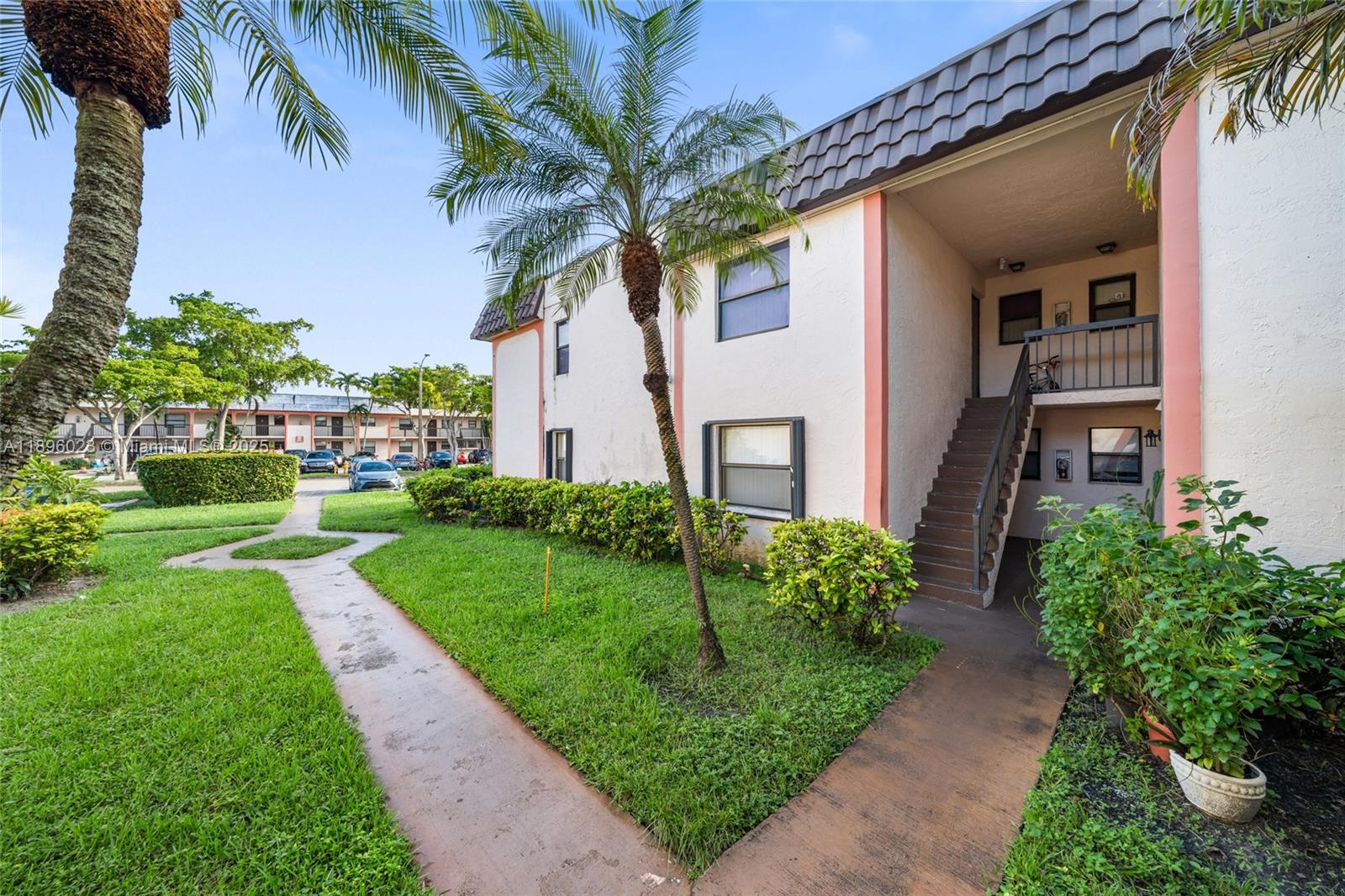 861 NE 207th Ln #202-14, Miami, FL, 33179 - Investment Condo. Photo #1