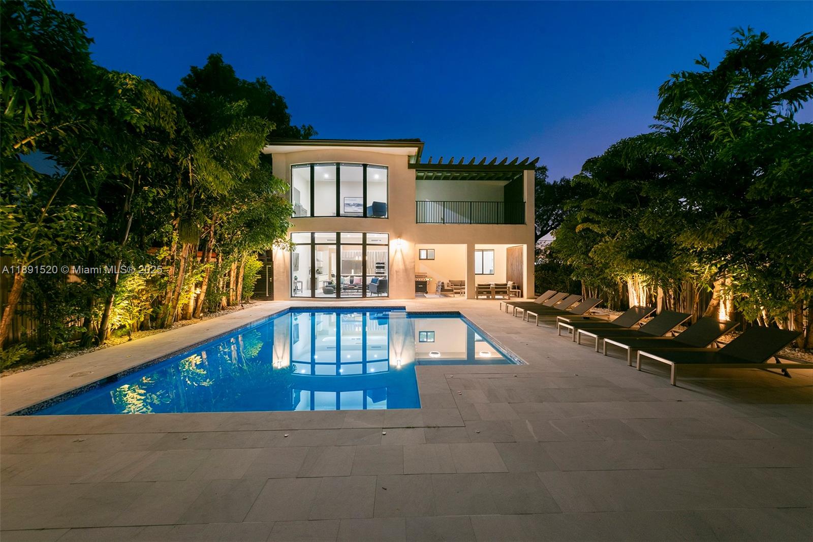 6529 SW 30th St, Miami, FL, 33155 - Investment Single Family Home. Photo #1