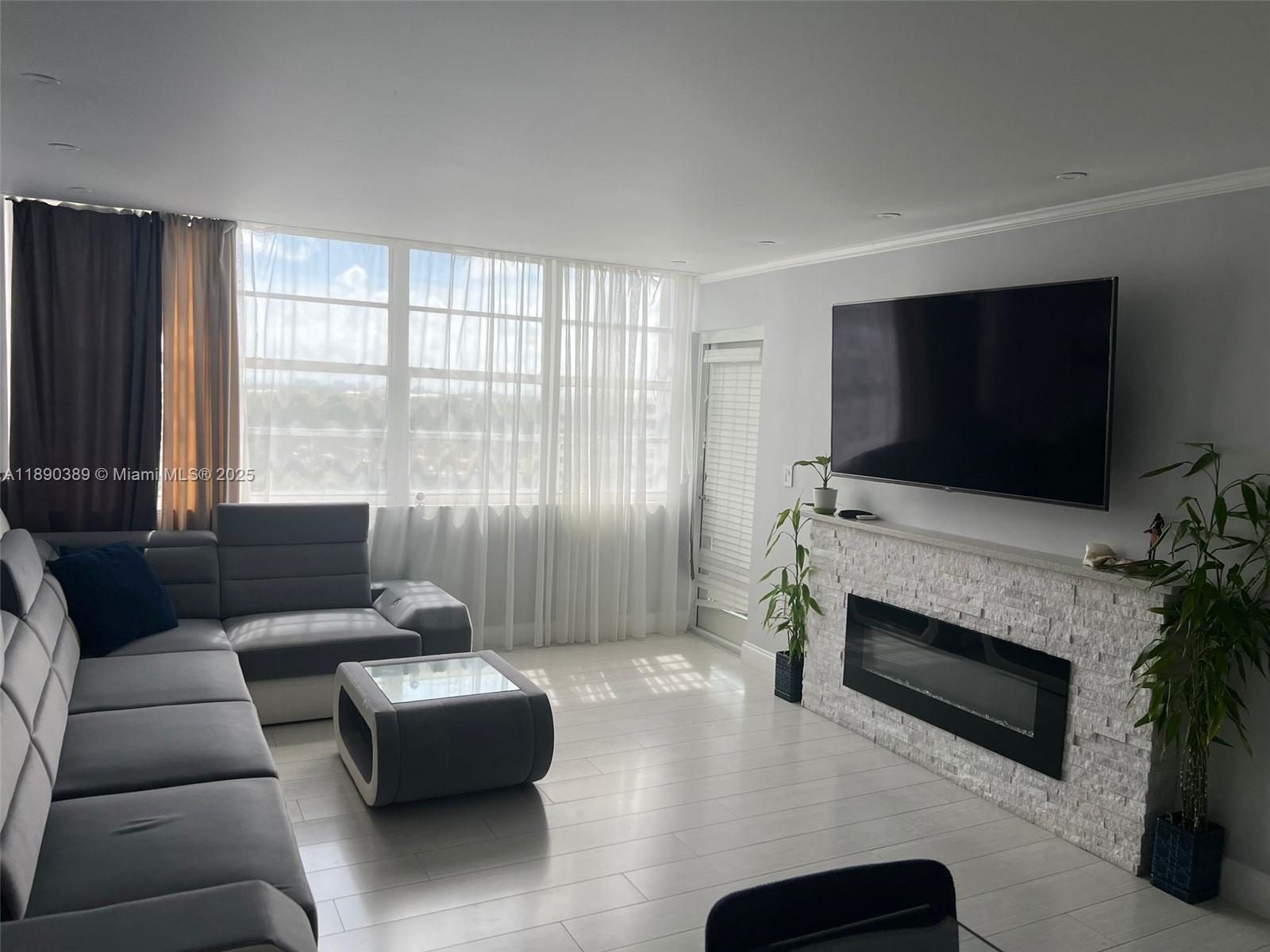 1301 NE Miami Gardens Dr #1013W, Miami, FL, 33179 - Investment Condo. Photo #1
