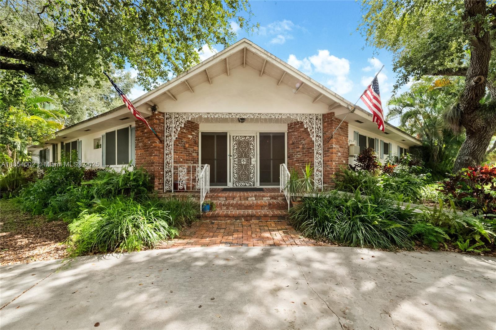 7895 Grand Canal Dr, Miami, FL, 33144 - Investment Single Family Home. Photo #1