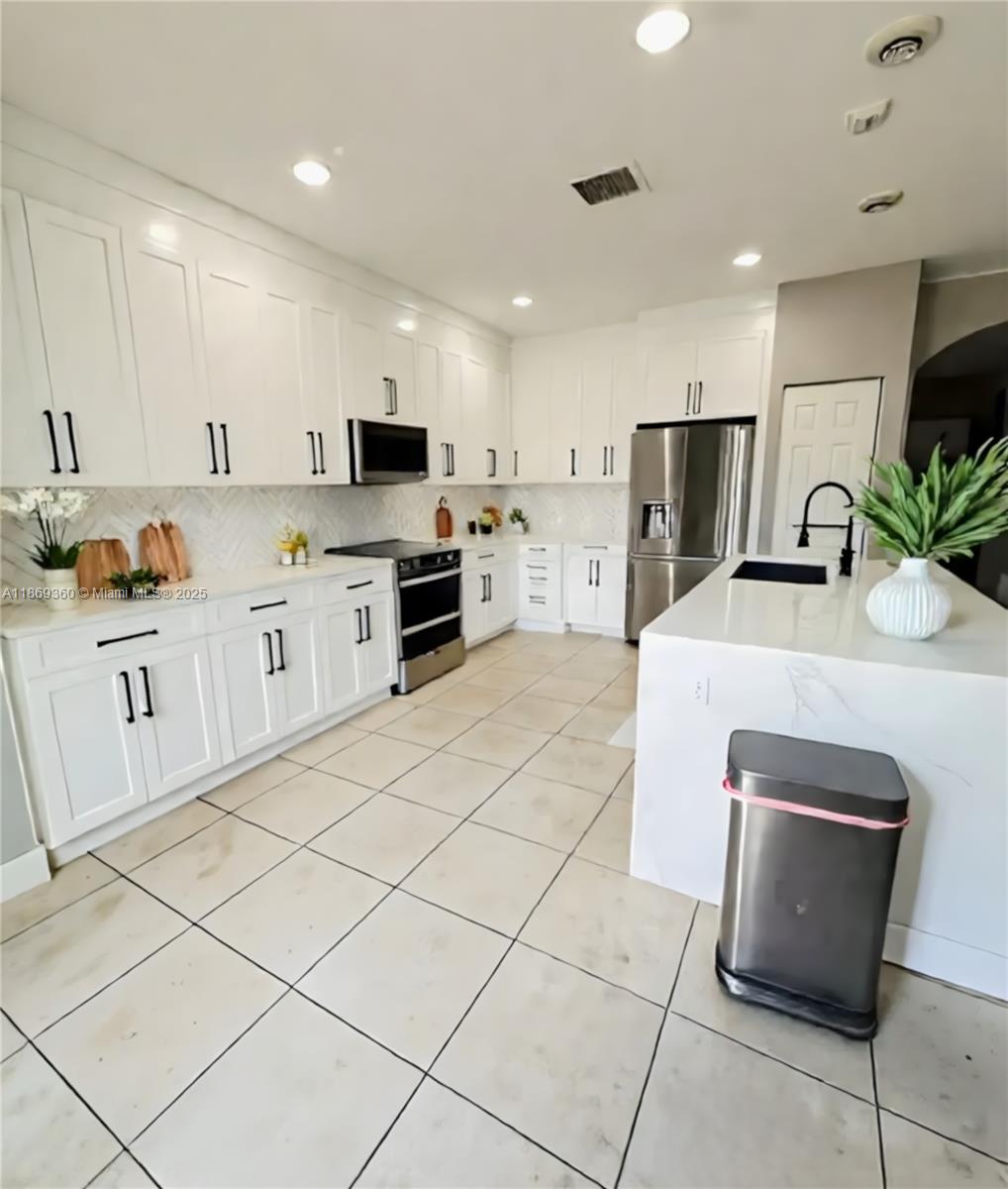 15305 SW 173rd St, Miami, FL, 33187 - Investment Single Family Home. Photo #1