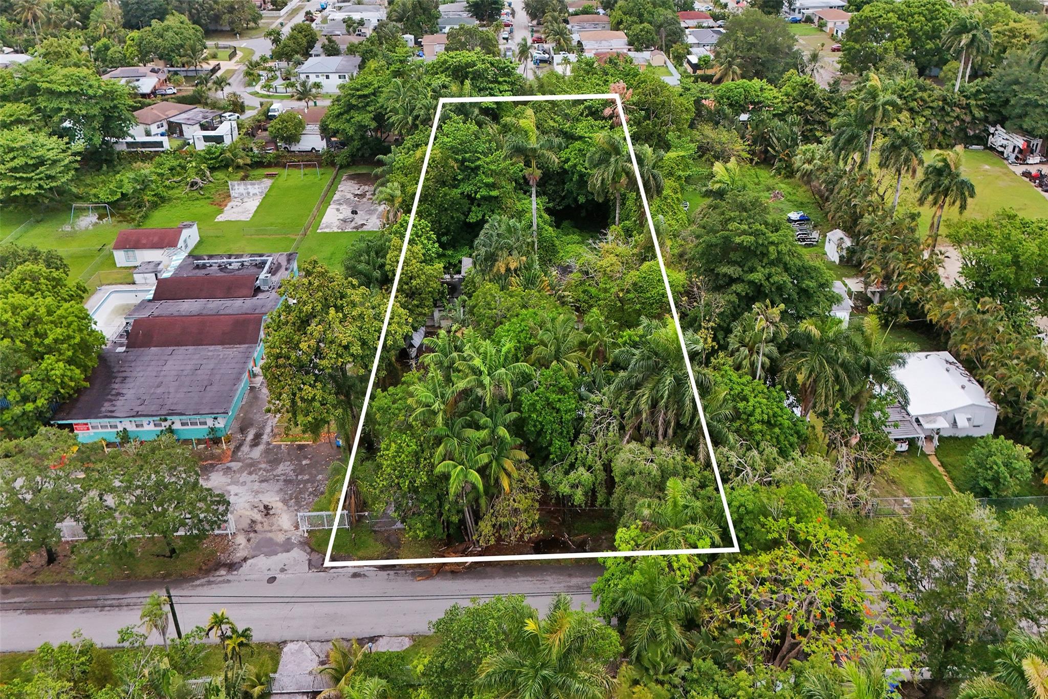 453 NE 154th St, Miami, FL, 33162 - Investment Single Family Home. Photo #1