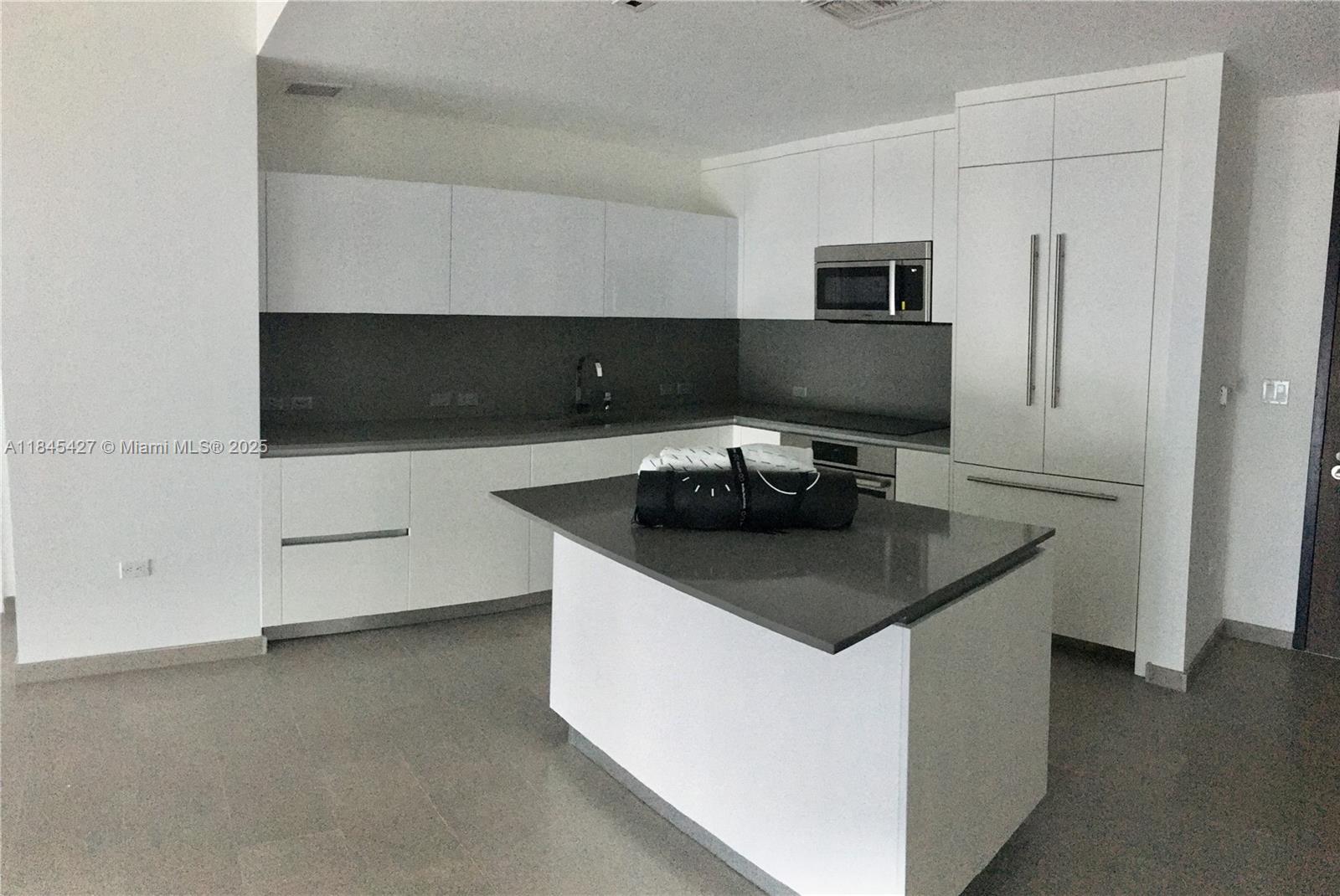 88 SW 7th St #2305, Miami, FL, 33130 - Investment Condo. Photo #1