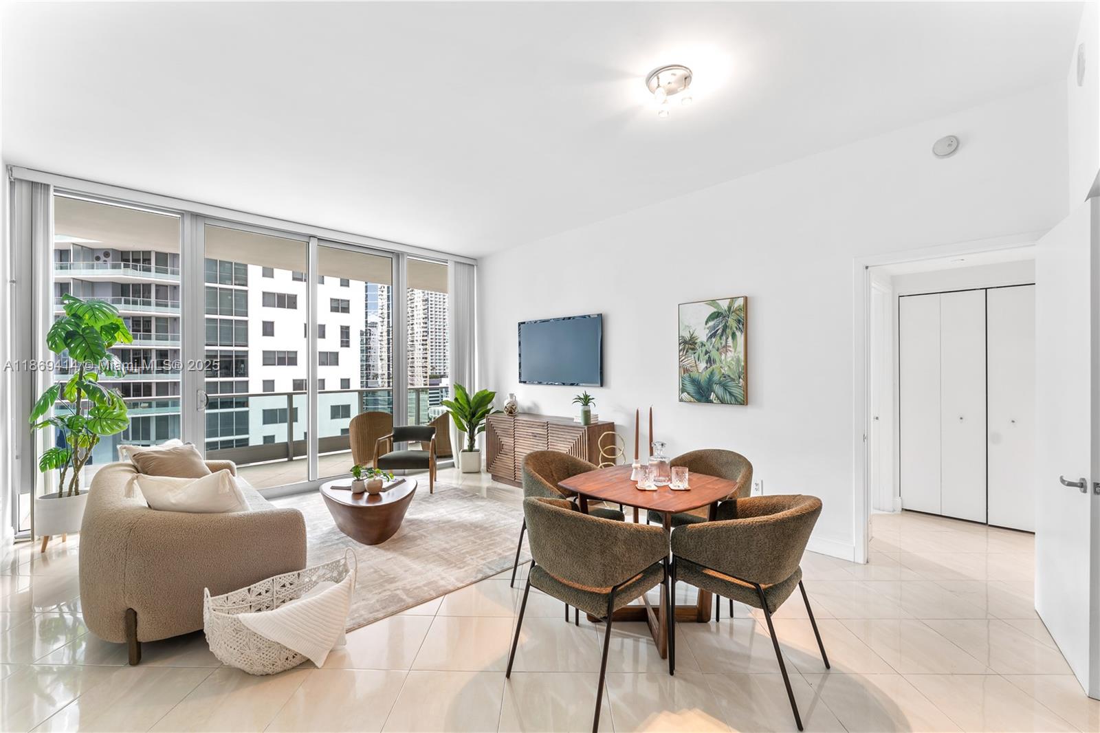 1331 Brickell Bay Dr #1706, Miami, FL, 33131 - Investment Condo. Photo #1