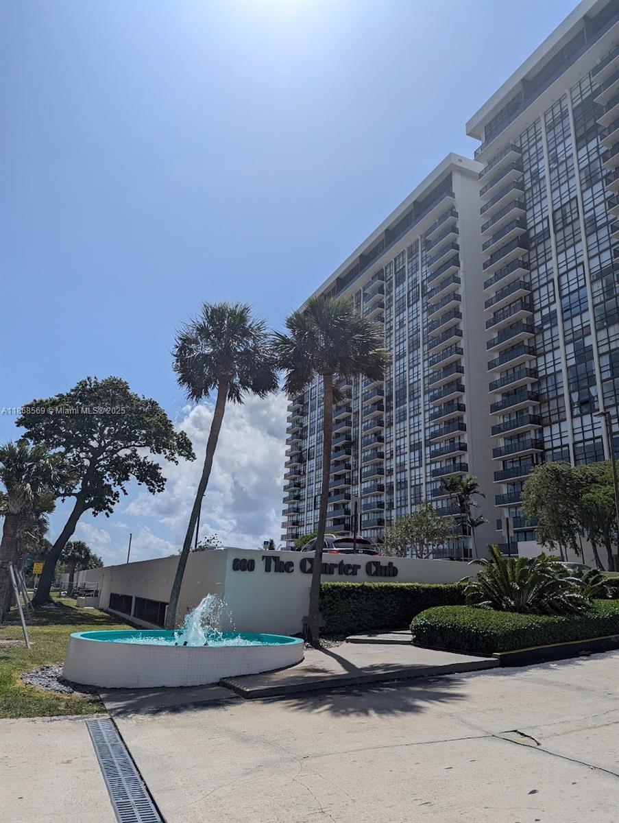 600 NE 36th St #1804, Miami, FL, 33137 - Investment Condo. Photo #1
