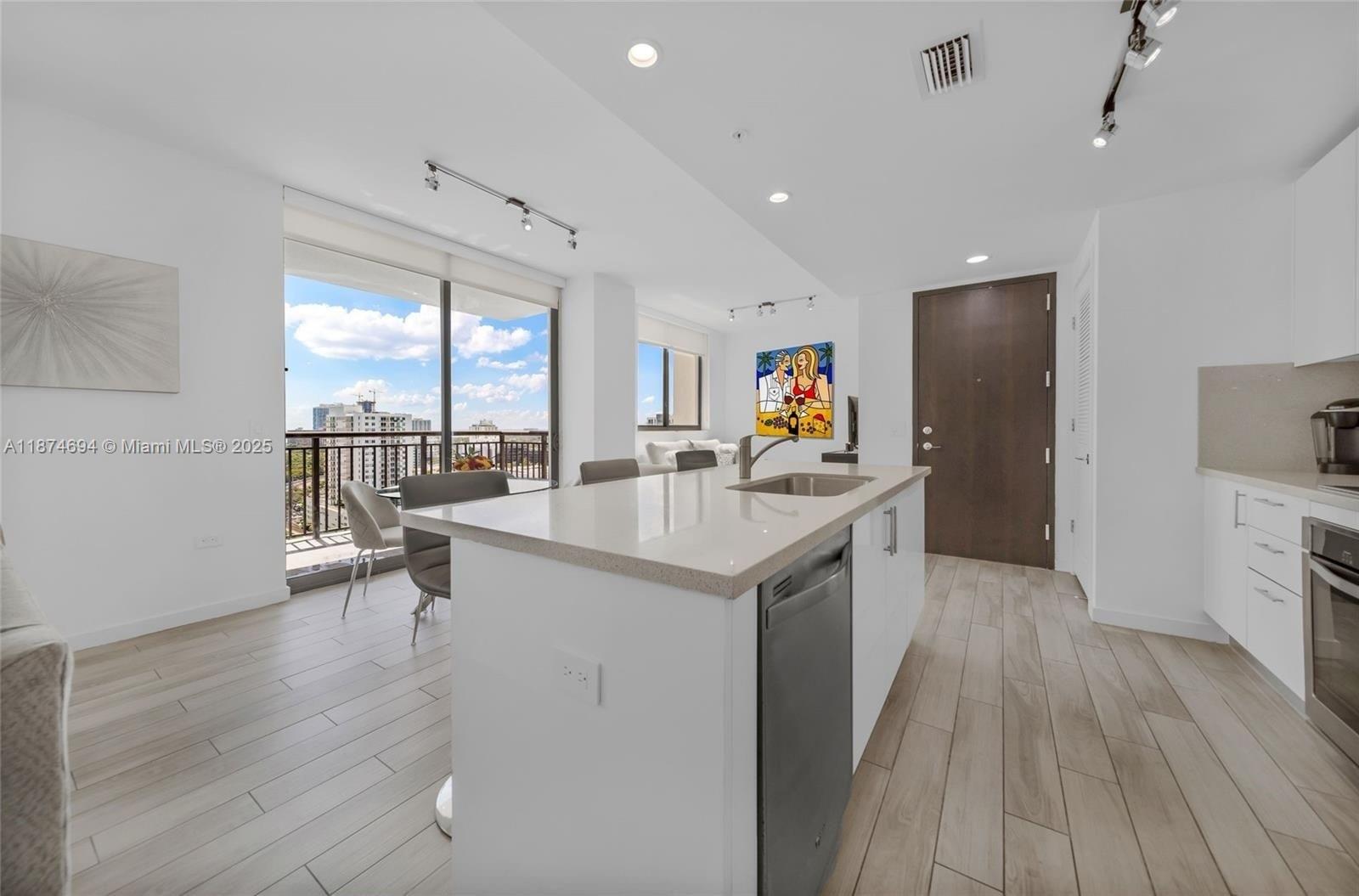 999 SW 1st Ave #1903, Miami, FL, 33130 - Investment Condo. Photo #1