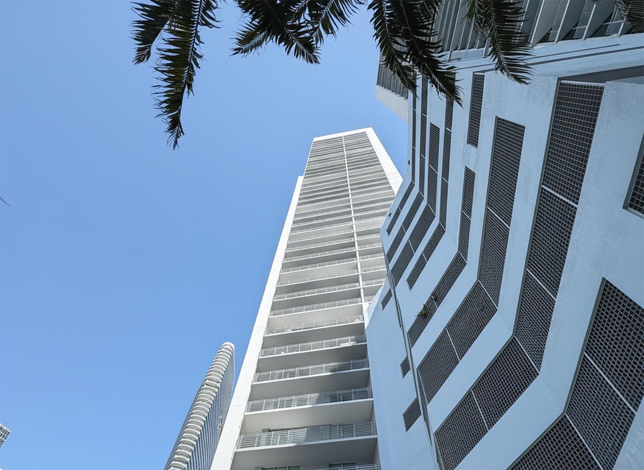 325 S Biscayne Blvd #LPH18, Miami, FL, 33131 - Investment Condo. Photo #1