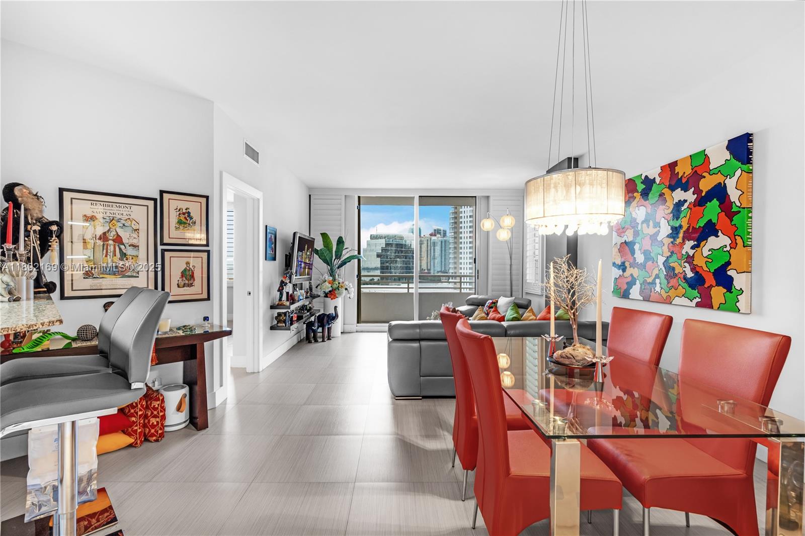 888 Brickell Key Dr #1002, Miami, FL, 33131 - Investment Condo. Photo #1