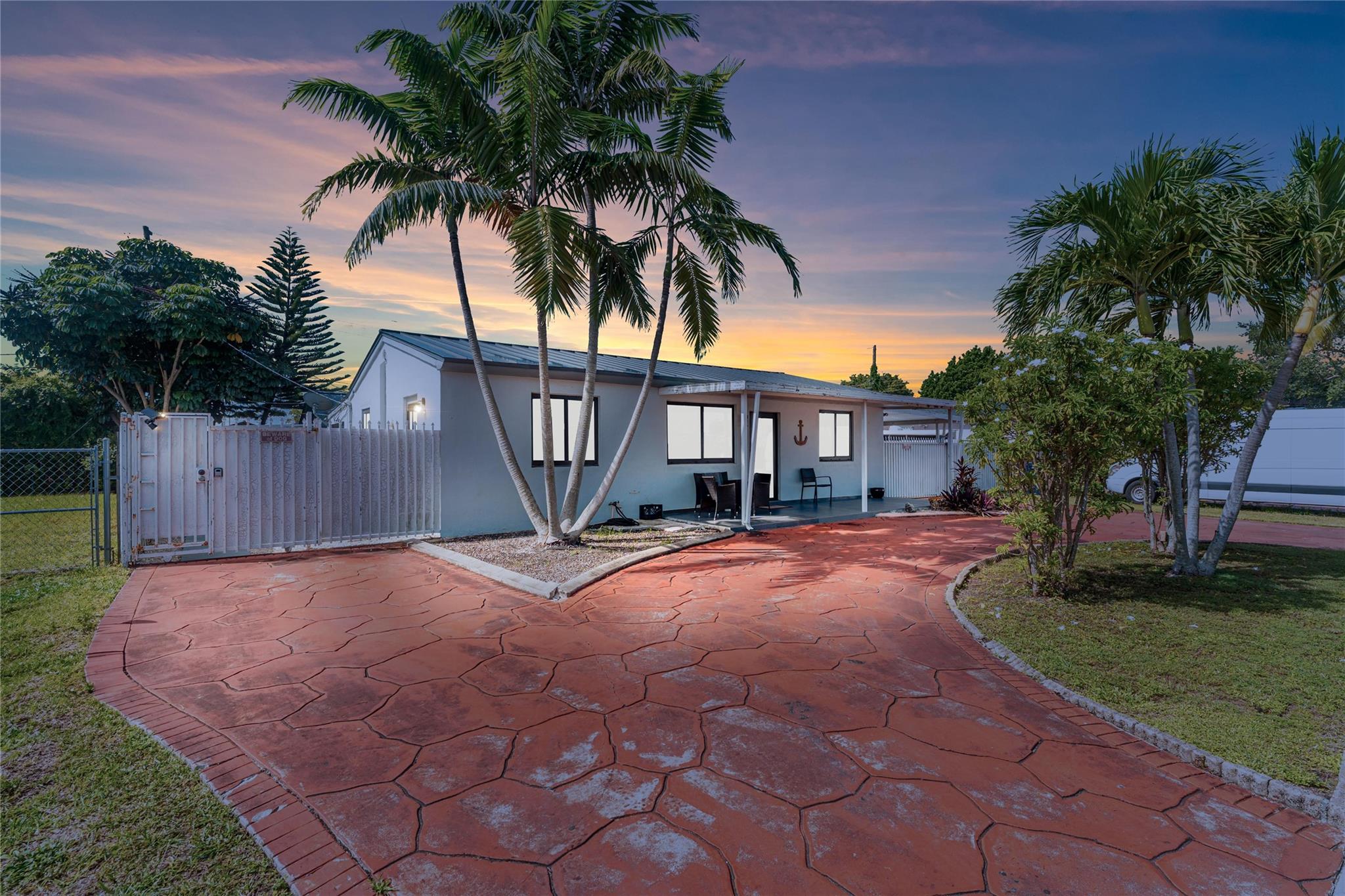 10120 SW 38th Ter, Miami, FL, 33165 - Investment Single Family Home. Photo #1