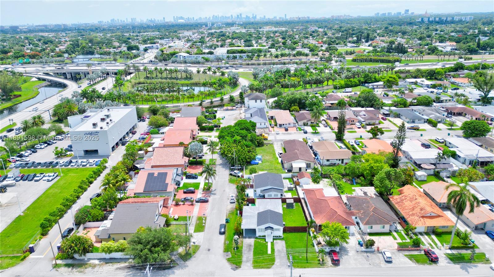 901 SW 79th Ave, Miami, FL, 33144 - Investment Single Family Home. Photo #1