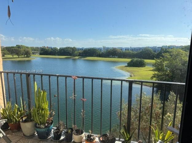 9688 Fontainebleau Blvd #409, Miami, FL, 33172 - Investment Condo. Photo #1