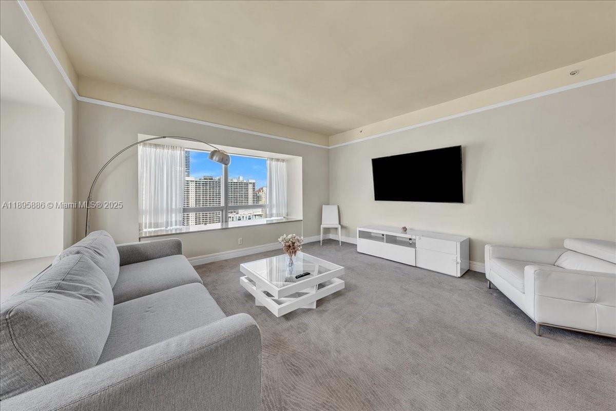 1435 Brickell Ave #3112, Miami, FL, 33131 - Investment Condo. Photo #1