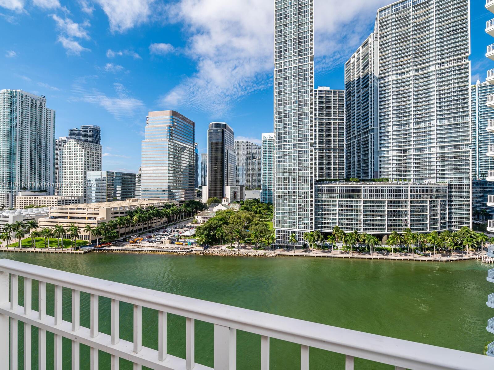 701 Brickell Key Blvd #1504, Miami, FL, 33131 - Investment Condo. Photo #1