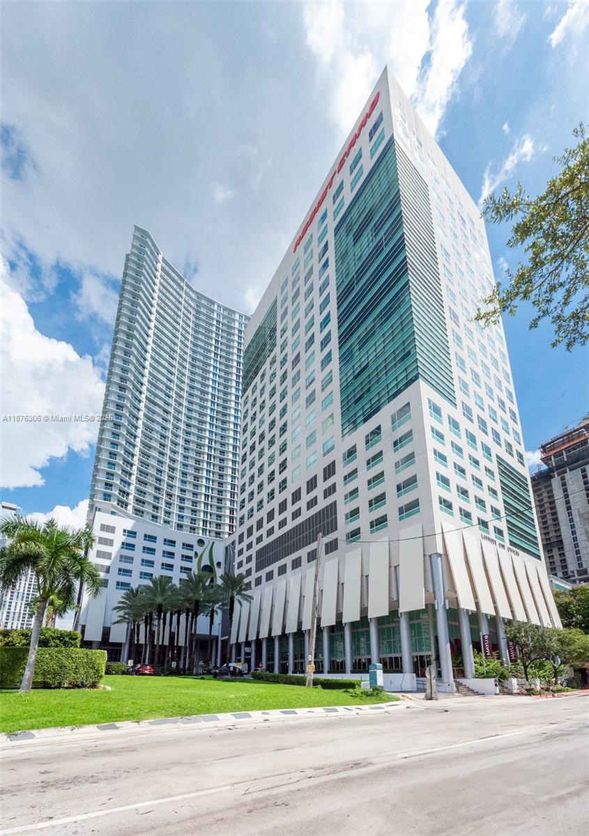 185 SW 7th St #4201, Miami, FL, 33130 - Investment Condo. Photo #1
