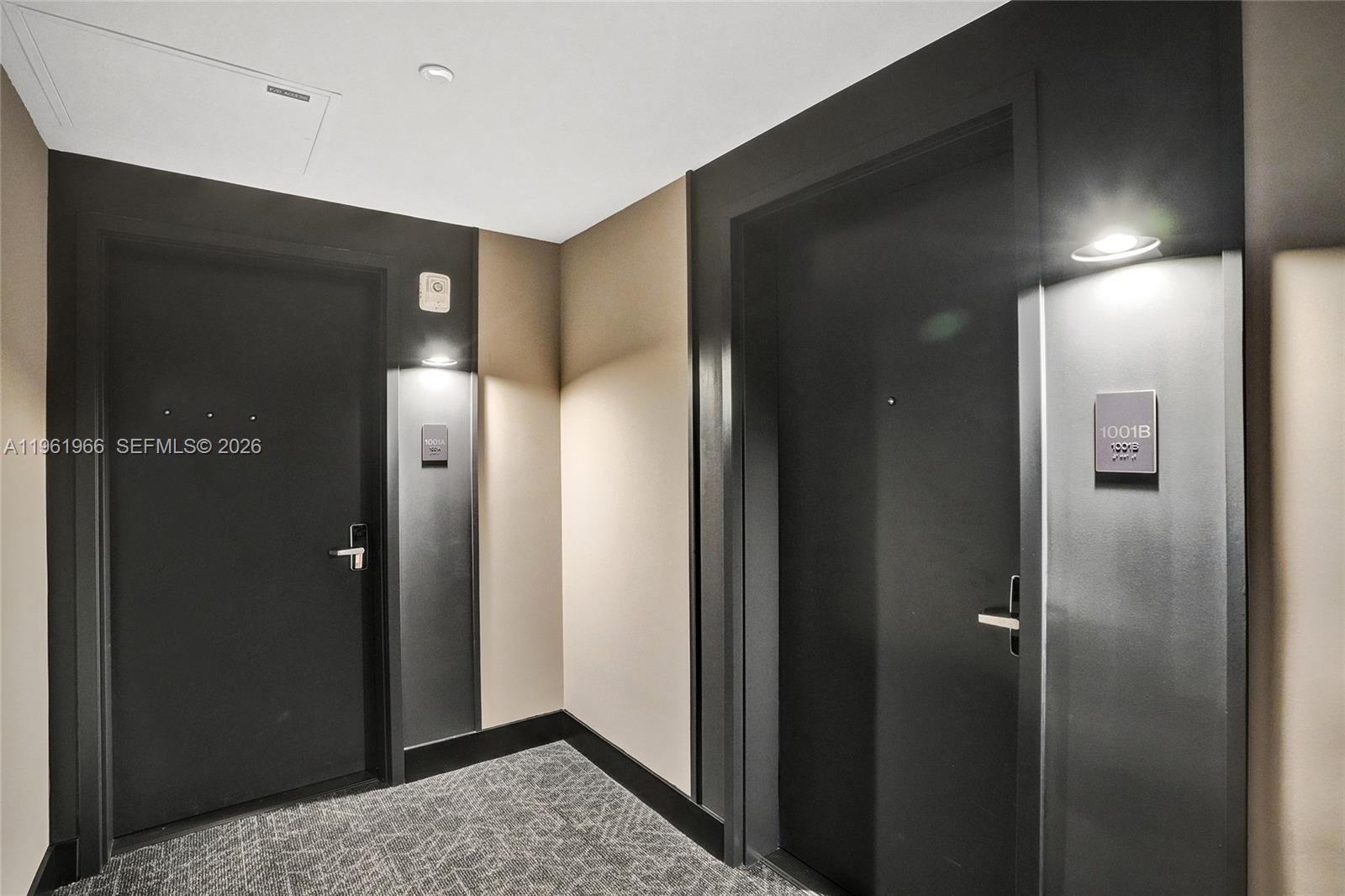 121 NE 5th #1001B, Miami, FL, 33132 - Investment Condo. Photo #1