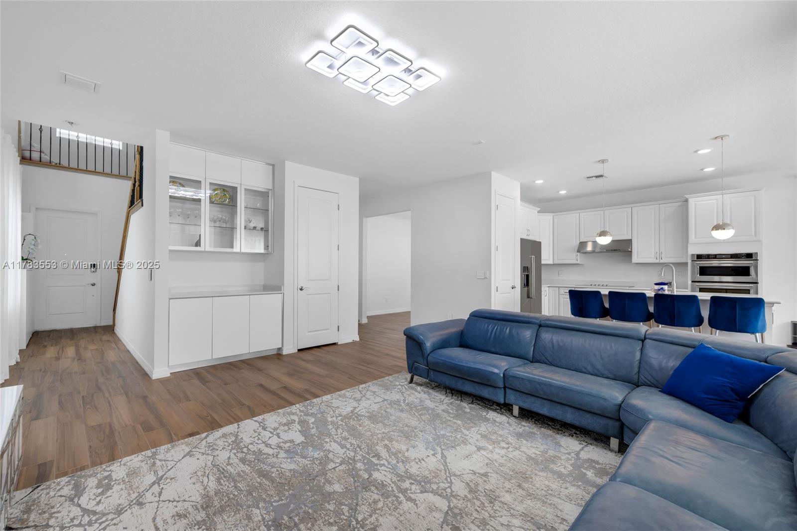Residential in Hollywood - Photo 6