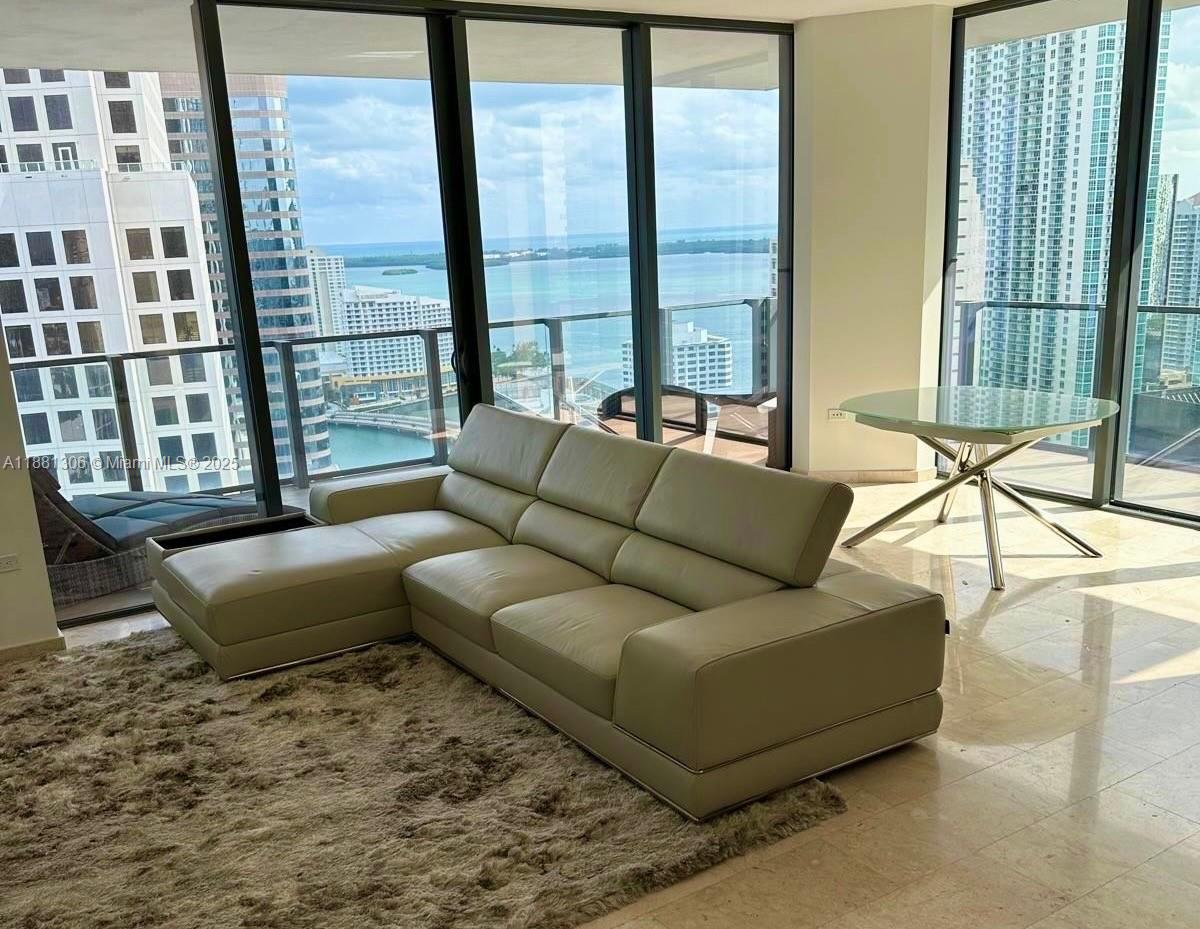 68 SE 6th St #2801, Miami, FL, 33131 - Investment Condo. Photo #1