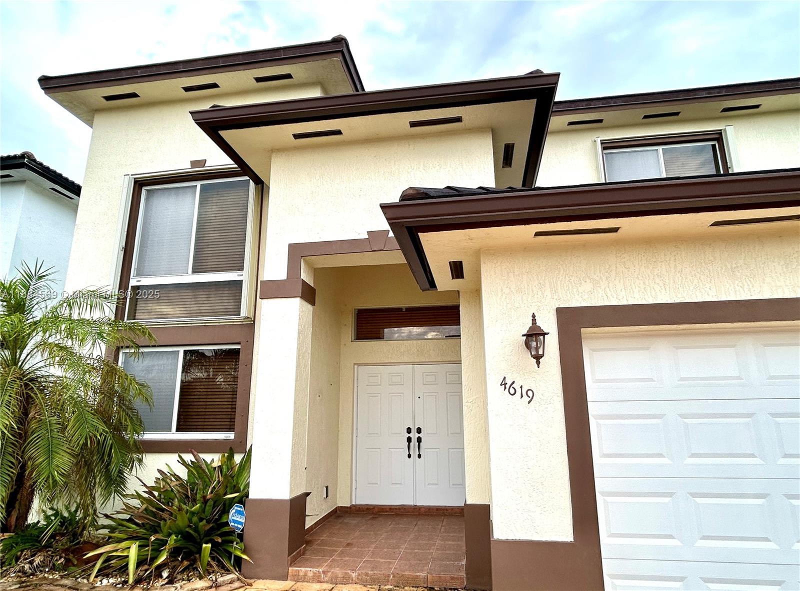 4619 SW 164th Pl, Miami, FL, 33185 - Investment Single Family Home. Photo #1