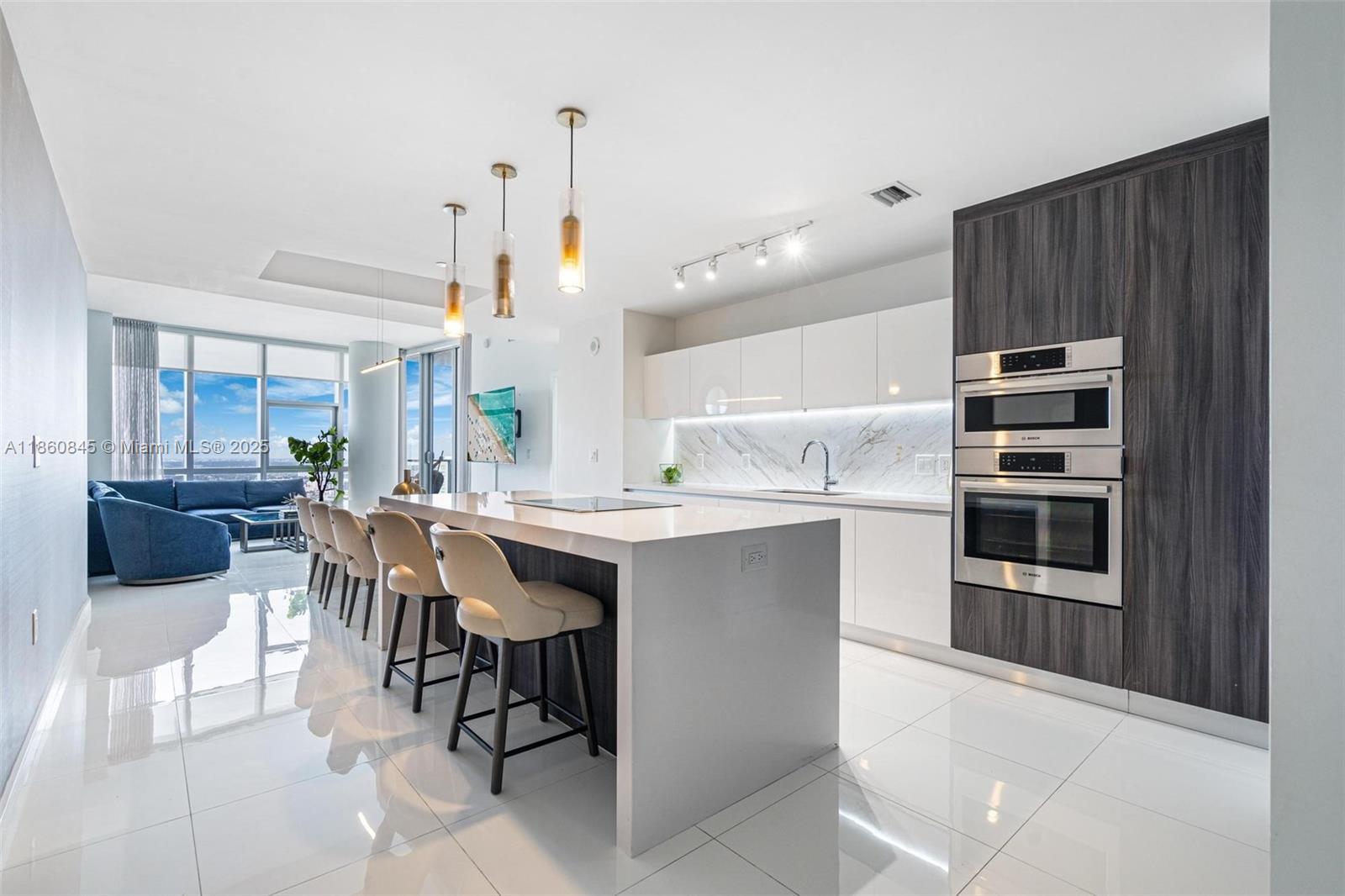 851 NE 1st Ave #3301, Miami, FL, 33132 - Investment Condo. Photo #1