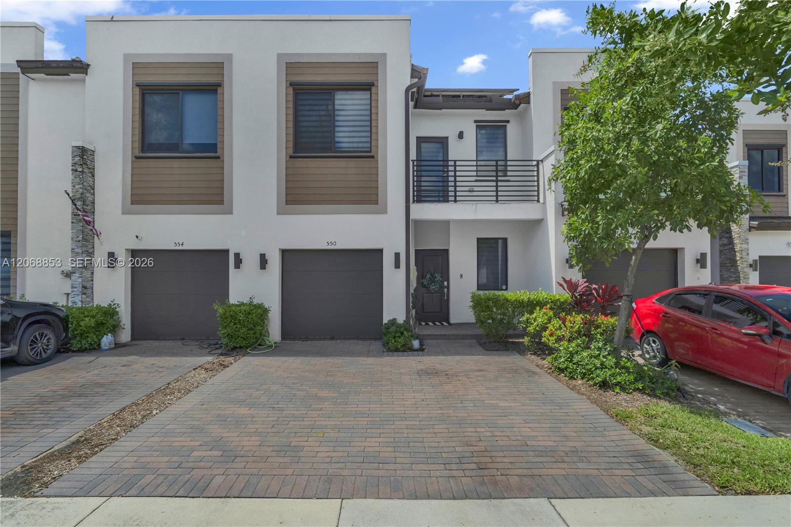 550 NE 207th, Miami, FL, 33179 - Investment Townhome. Photo #1