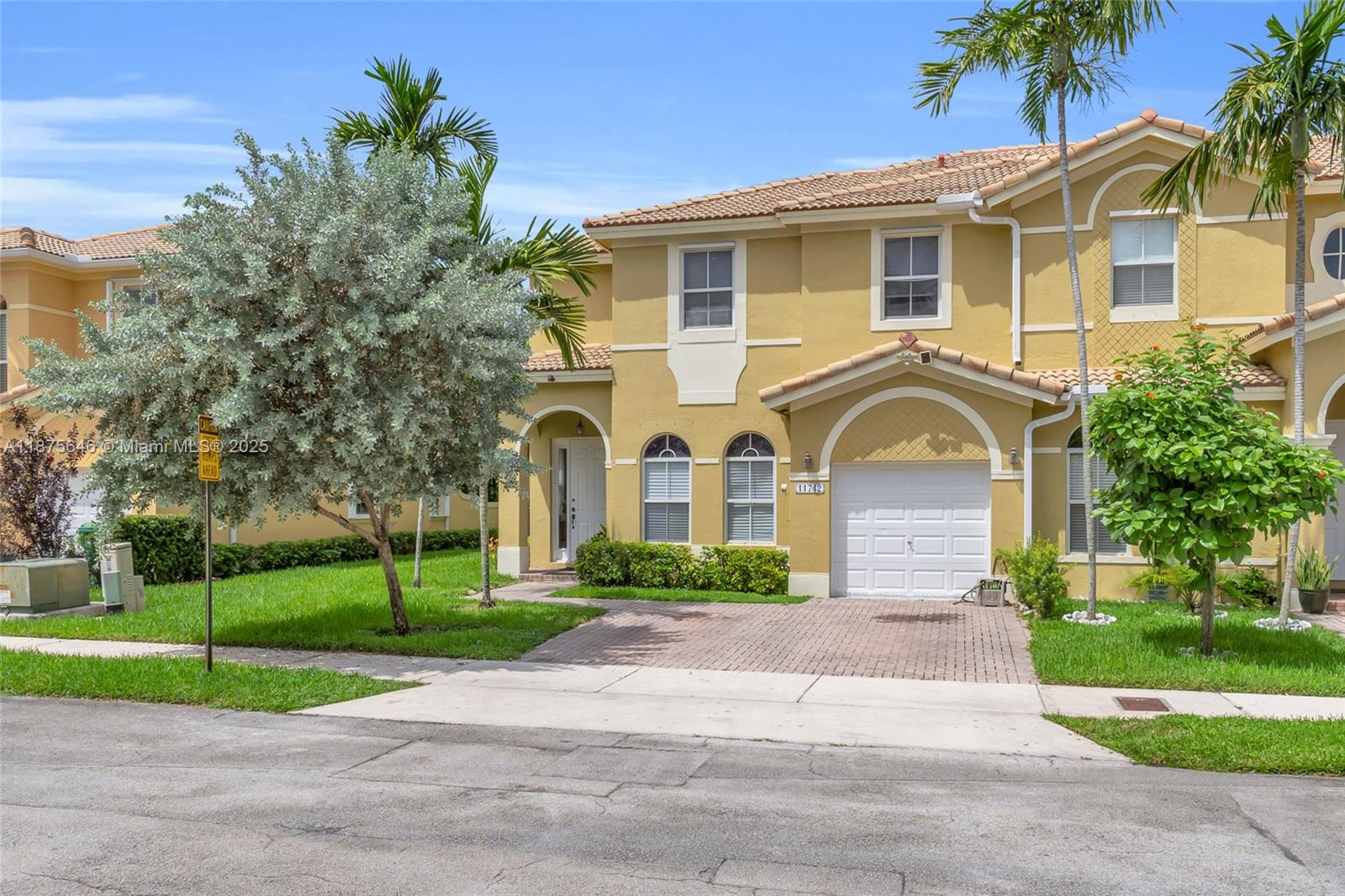 11742 SW 137th Pl, Miami, FL, 33186 - Investment Townhome. Photo #1