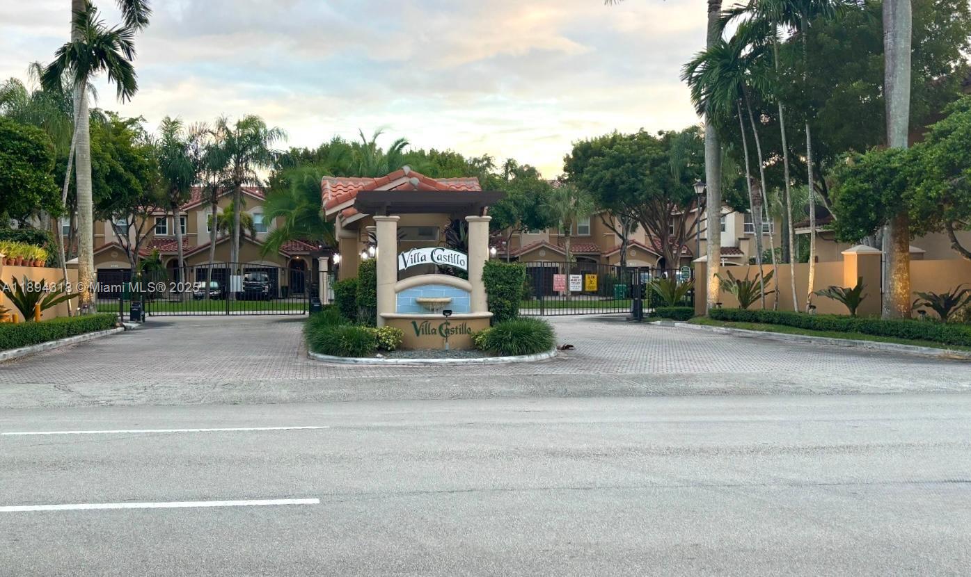 8922 SW 108th Pl, Miami, FL, 33176 - Investment Townhome. Photo #1