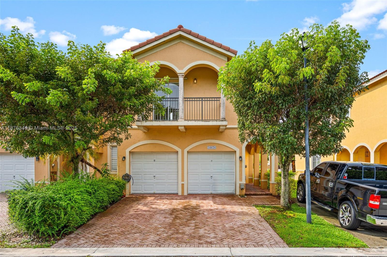 16620 SW 70th St, Miami, FL, 33193 - Investment Townhome. Photo #1