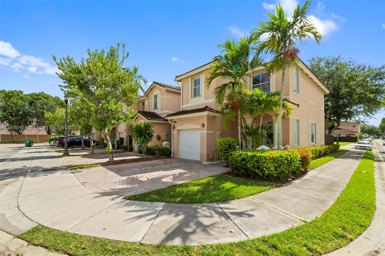 12195 SW 124th Path, Miami, FL, 33186 - Investment Townhome. Photo #1