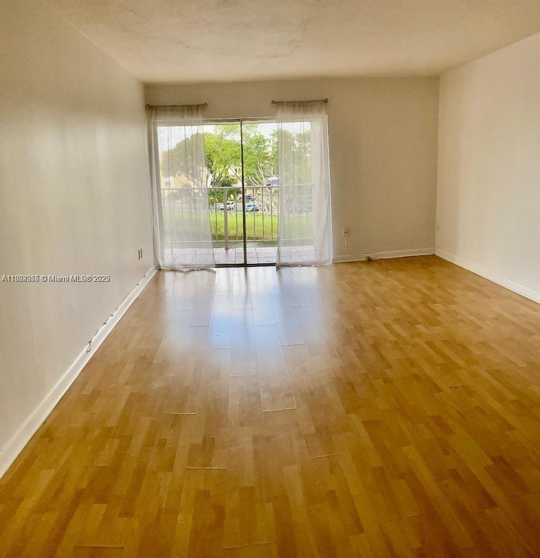 7725 SW 86th St #A1-421, Miami, FL, 33143 - Investment Condo. Photo #1