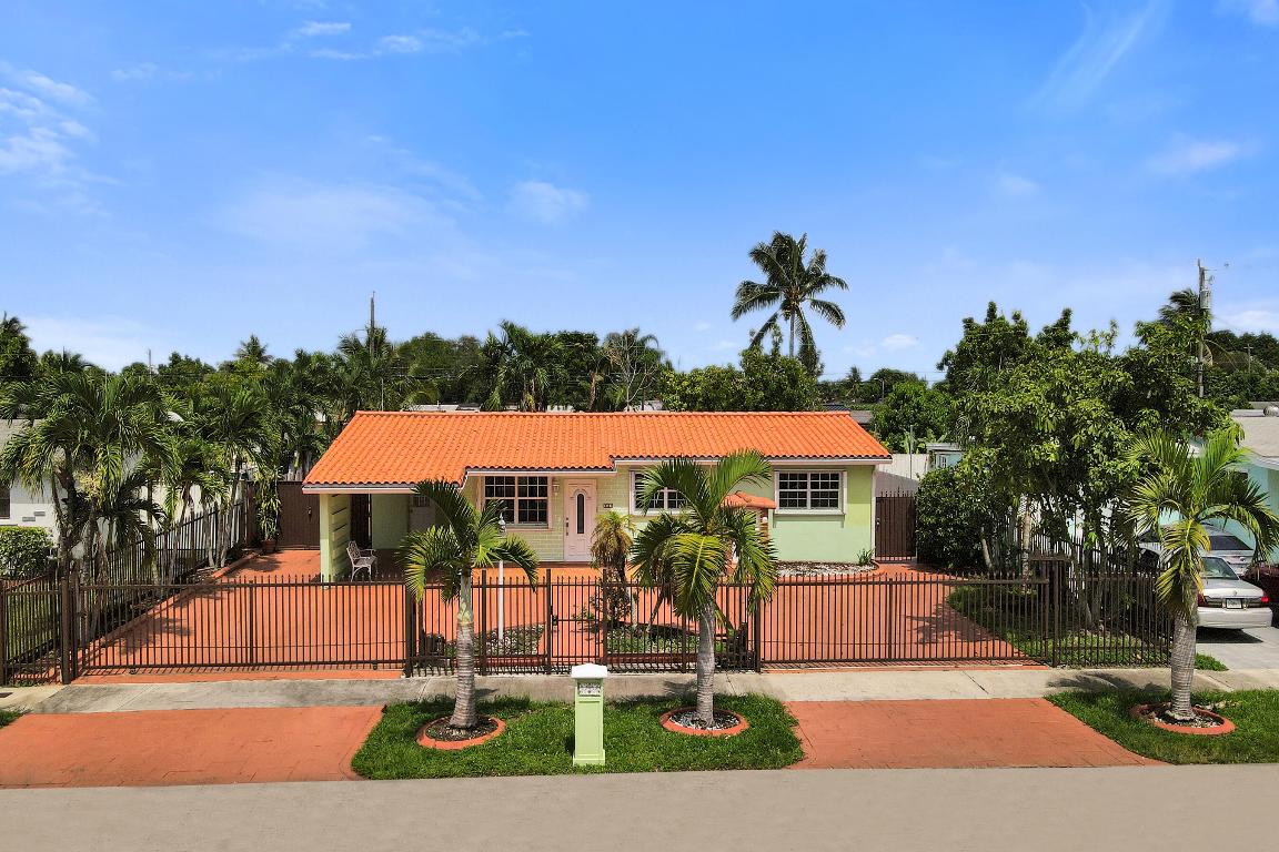 3311 SW 105th, Miami, FL, 33165 - Investment Single Family Home. Photo #1