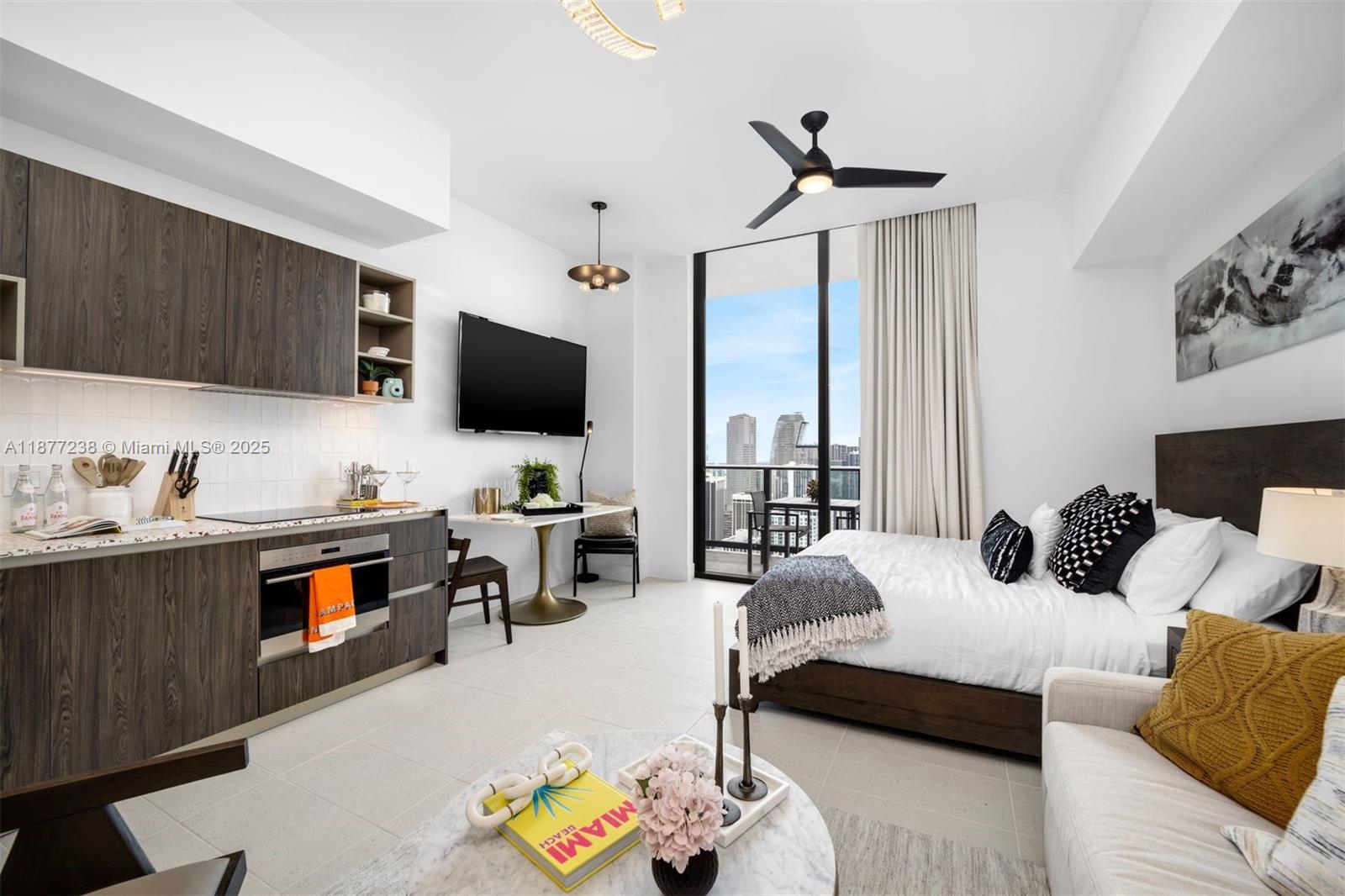 159 NE 6th St #5112, Miami, FL, 33132 - Investment Condo. Photo #1