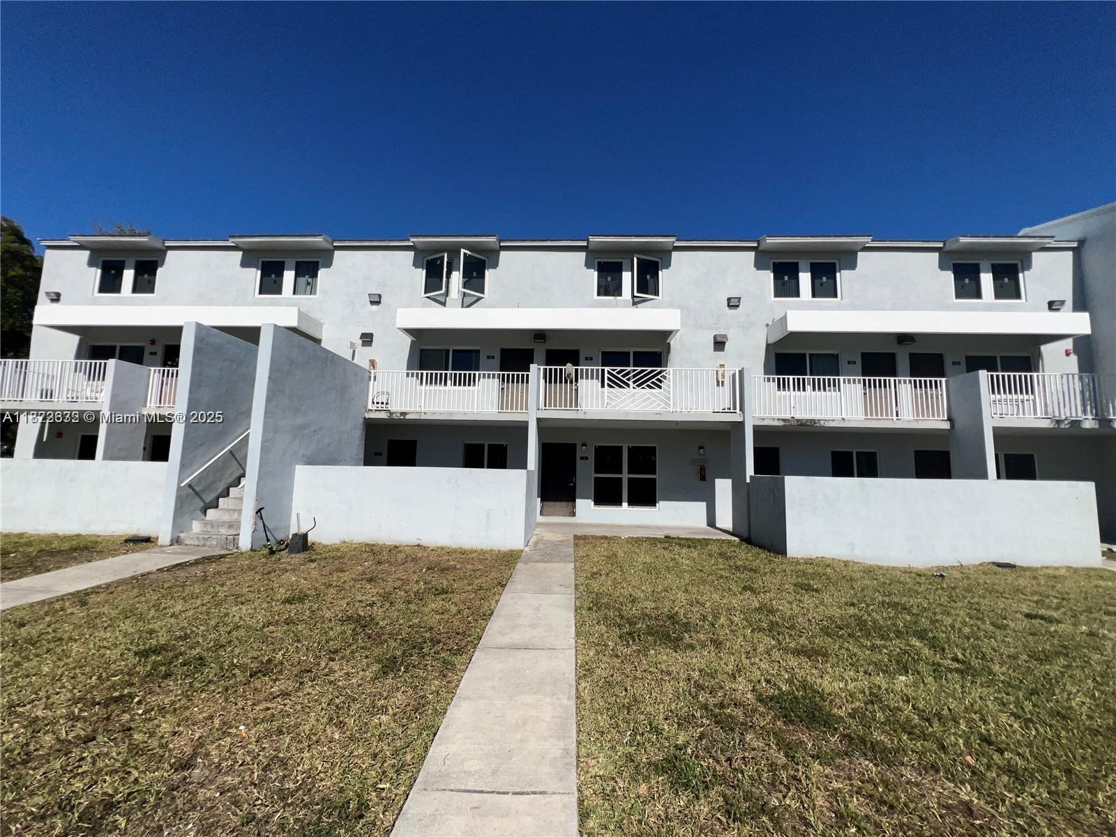 1999 NW 5th Pl, Miami, FL, 33136 - Investment Single Family Home. Photo #1
