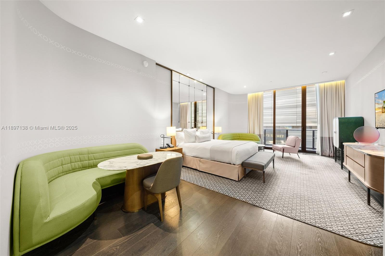 801 S Miami Ave #402, Miami, FL, 33131 - Investment Condo. Photo #1