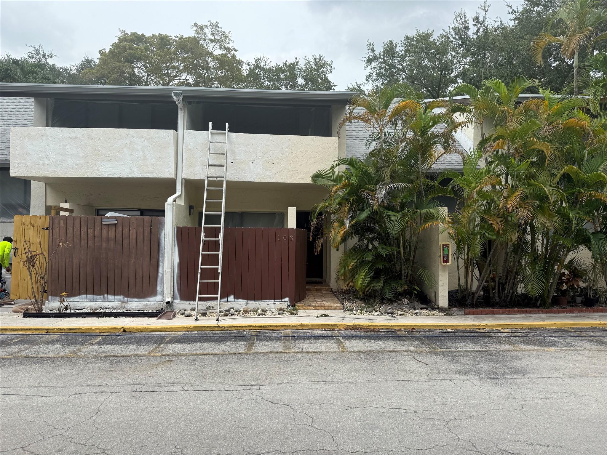 19428 NE 26th Ave #103, Miami, FL, 33180 - Investment Condo. Photo #1