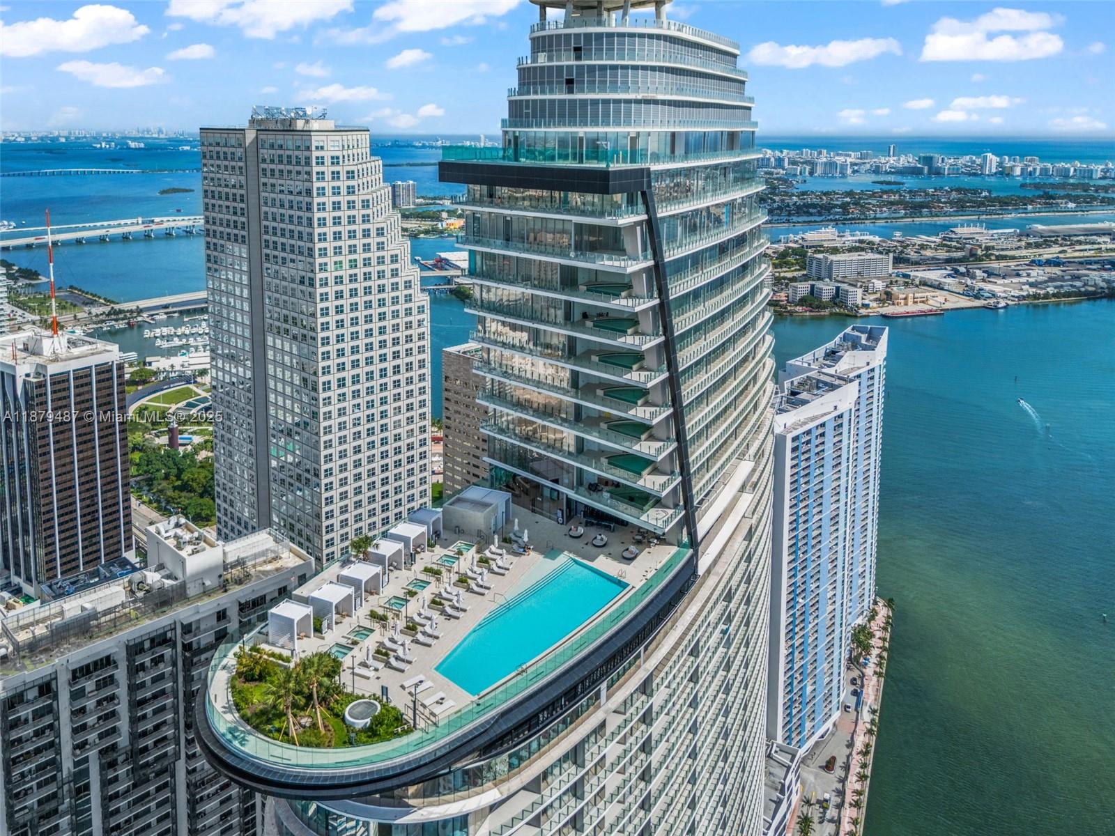 300 Biscayne Blvd Way #2409, Miami, FL, 33131 - Investment Condo. Photo #1