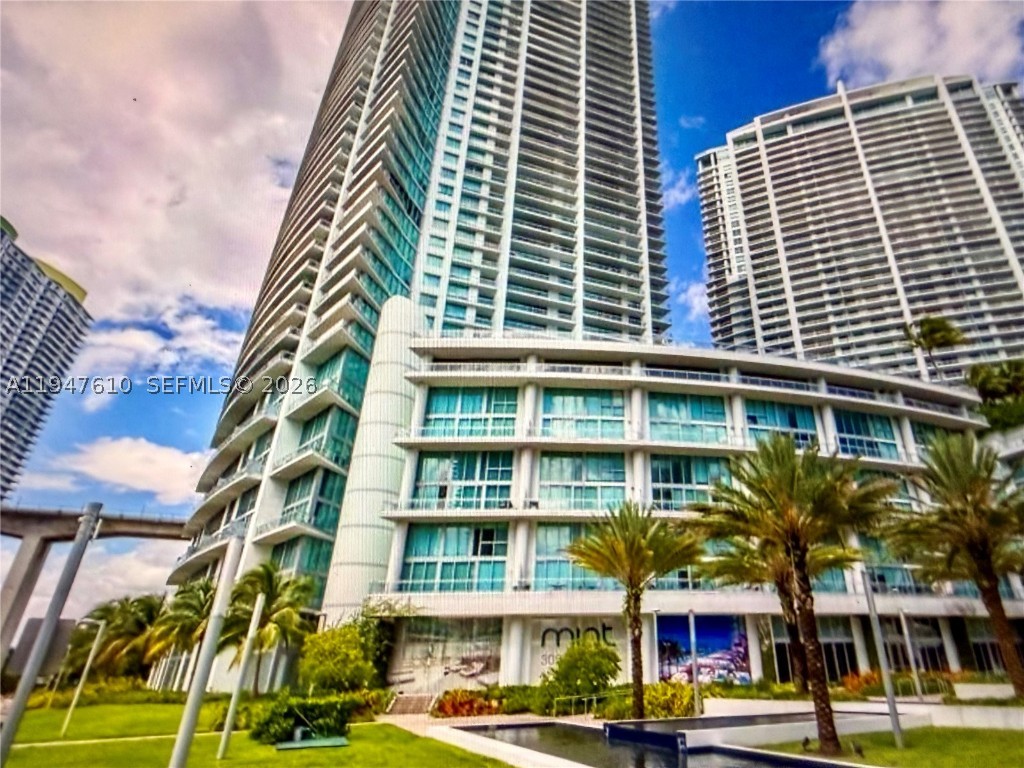 92 SW 3rd #4709, Miami, FL, 33130 - Investment Condo. Photo #1